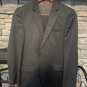 Like new Black suit 32R (pants) 40R (Jacket)